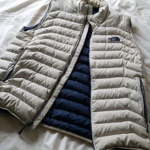 White Northface vest, barely worn